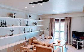 Luxurious Minimal Apartment In Acropolis