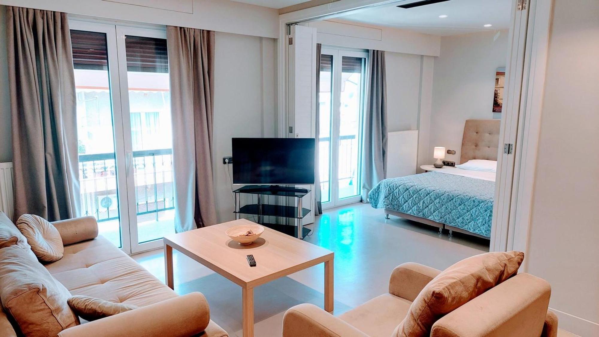 Luxurious Minimal Apartment In Acropolis Ateny Zewnętrze zdjęcie