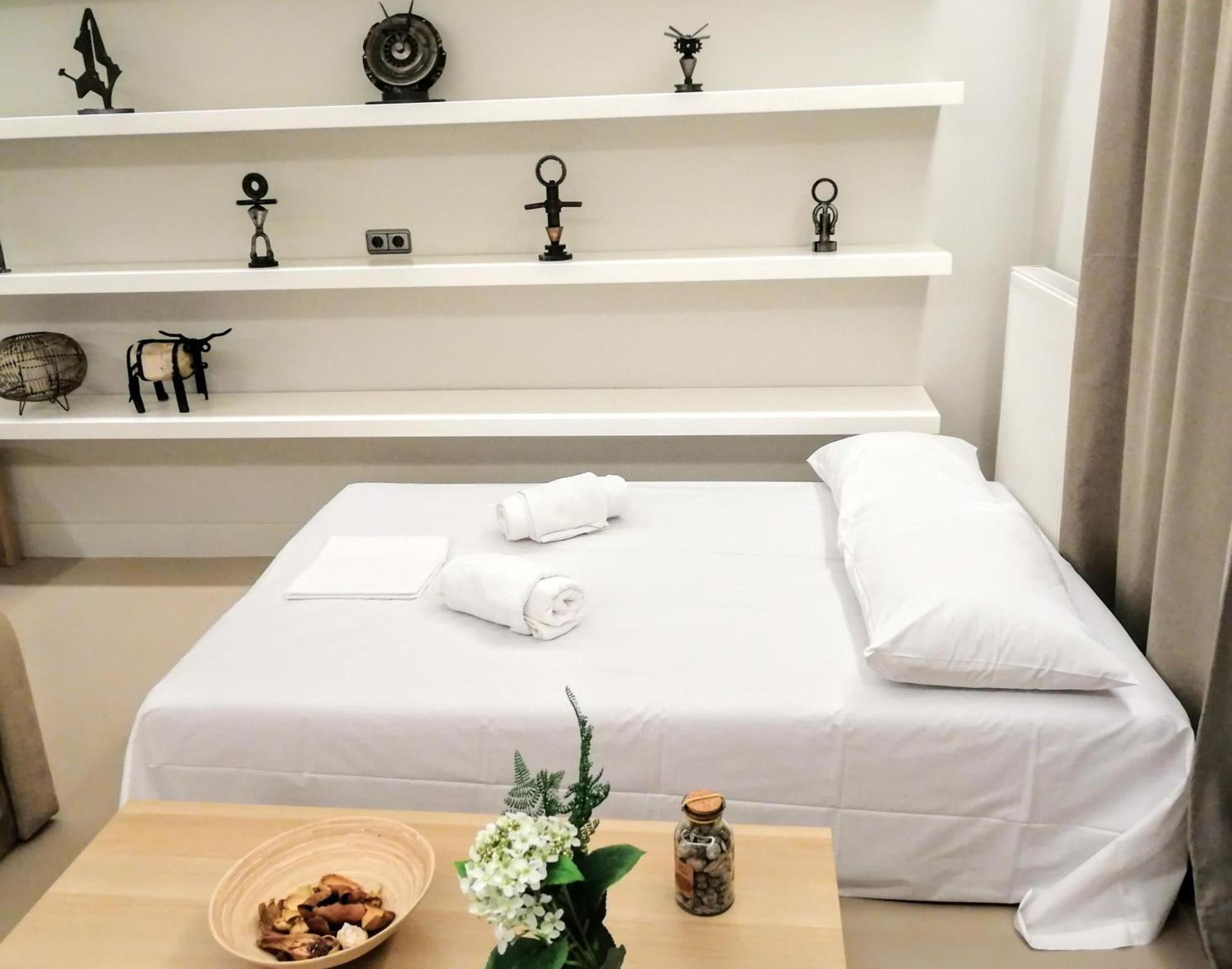 Luxurious Minimal Apartment In Acropolis Ateny Zewnętrze zdjęcie