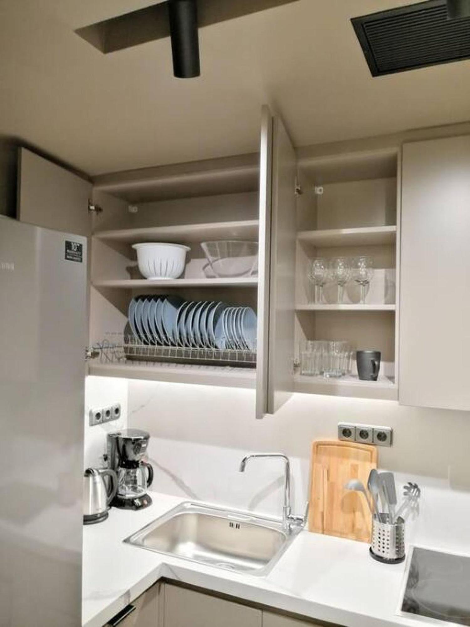 Luxurious Minimal Apartment In Acropolis Ateny Zewnętrze zdjęcie